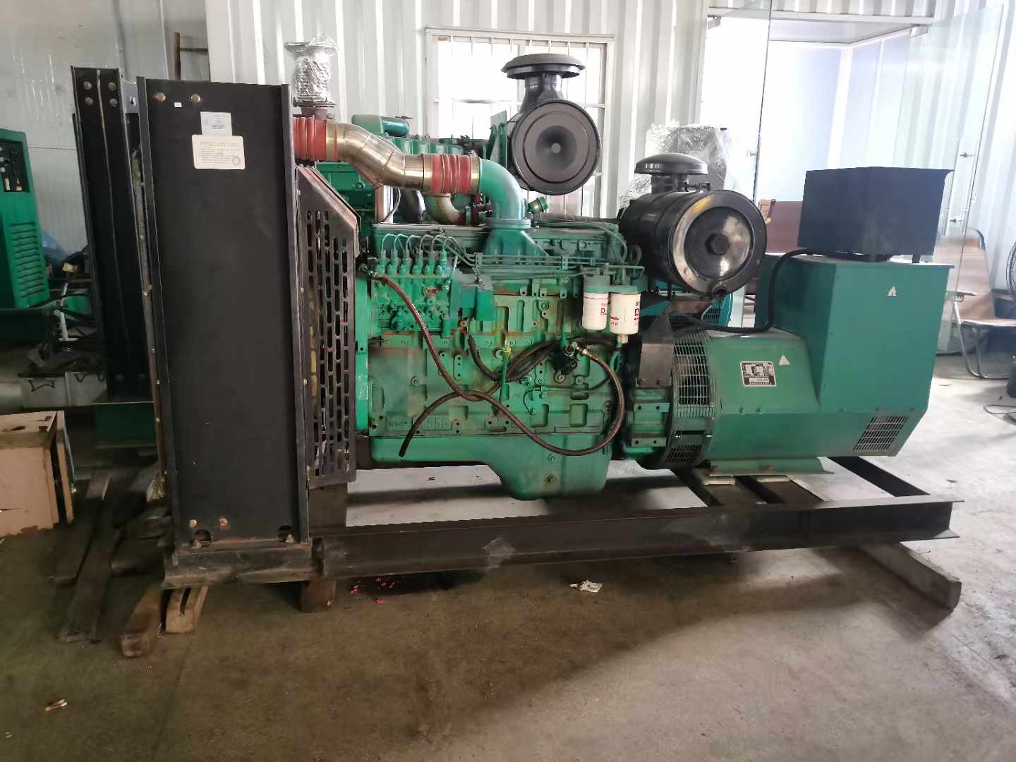 萧县发电机租赁如何确定电缆的承载电流是否在安全范围内？