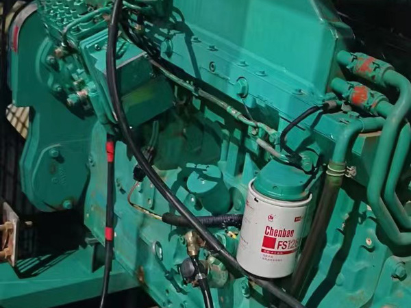 萧县如何确定新的发电机组控制系统是否与原系统兼容？